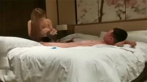 文轩探花商务模特穿着情趣内衣性感诱人